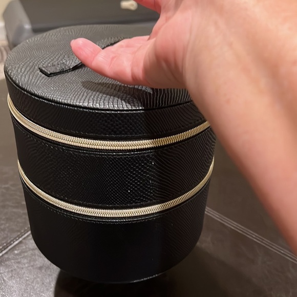 New Lancôme Paris Round Cosmetic Box 📦 - Picture 6 of 16